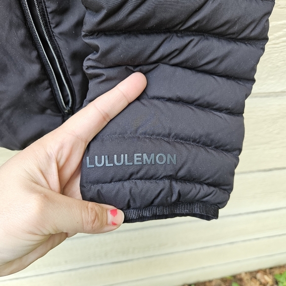 Lululemon black Lightweight Relaxed-Fit Down Jacket size 8 - Picture 6 of 10